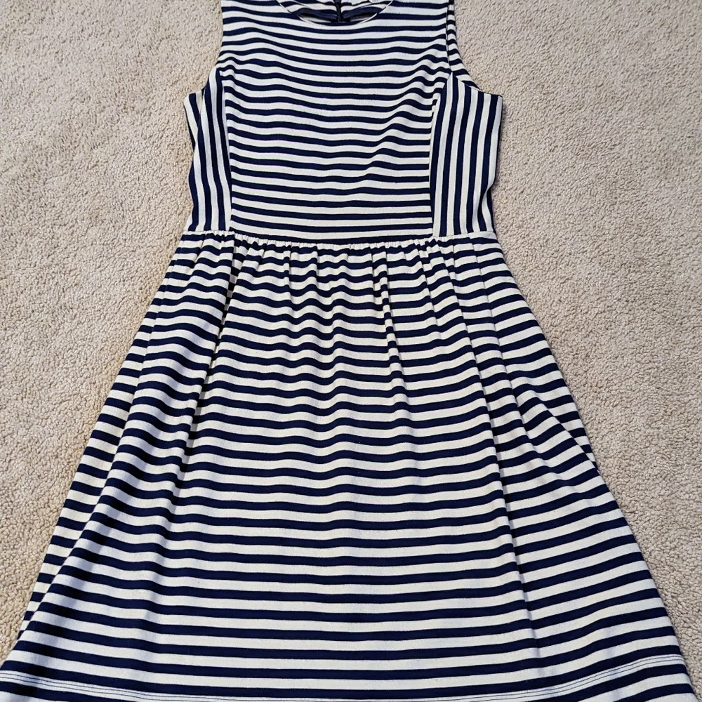 Madewell women's xs striped afternoon crew dress with pockets!! - Picture 3 of 11